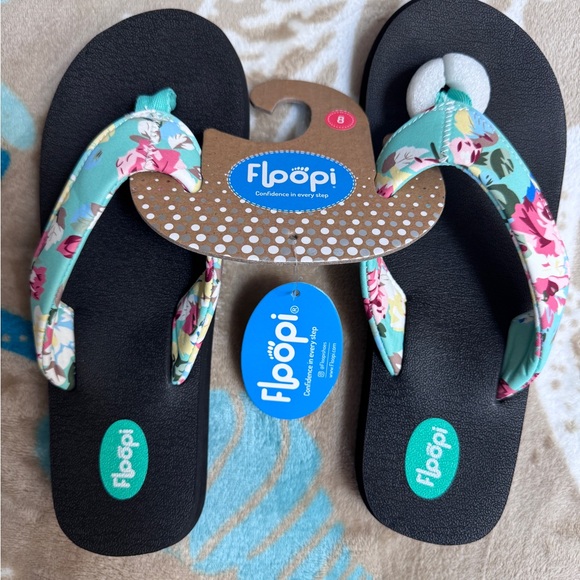 Floopi Shoes - Floopi Floral Black Sandals~Size 8~New with Tags!!